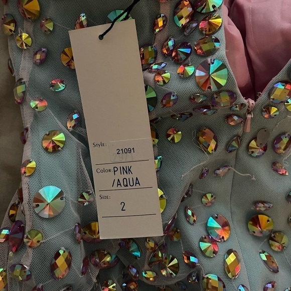 NWT SHERRI HILL Embellished Deep V Neck Mermaid Tulle Gown Blue Pink Size 2 - Picture 14 of 15